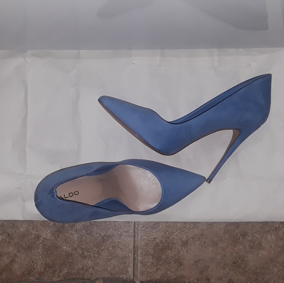 Pumps - Picture 2 of 3